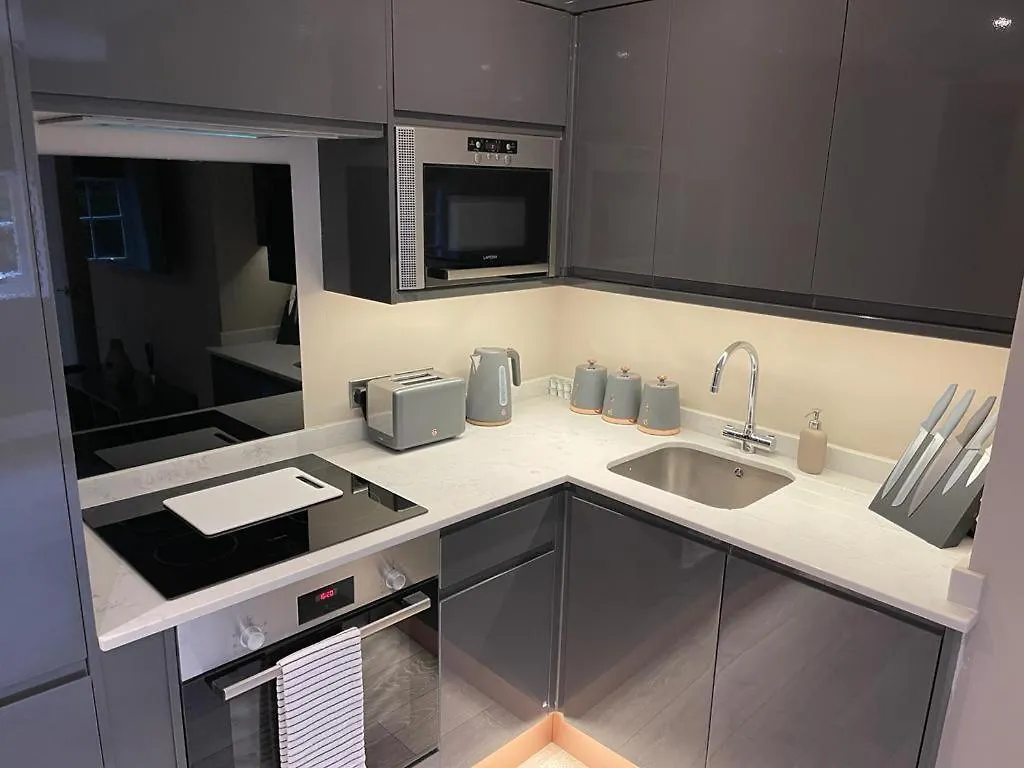 Swan House - 5 X Executive Apartments - Central Bawtry