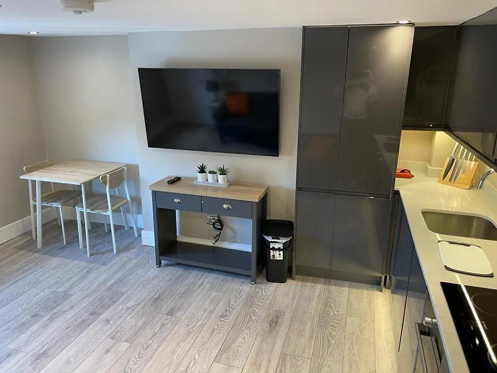 Swan House - 5 X Executive Apartments - Central Bawtry 0*,  Regno Unito