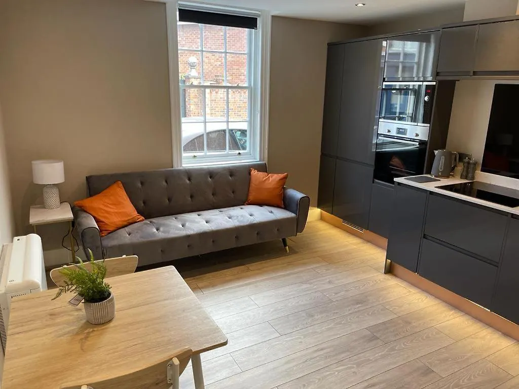 Swan House - 5 X Executive Apartments - Central Bawtry