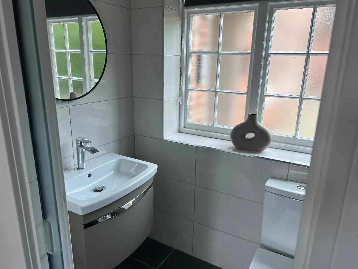 Swan House - 5 X Executive Apartments - Central Bawtry