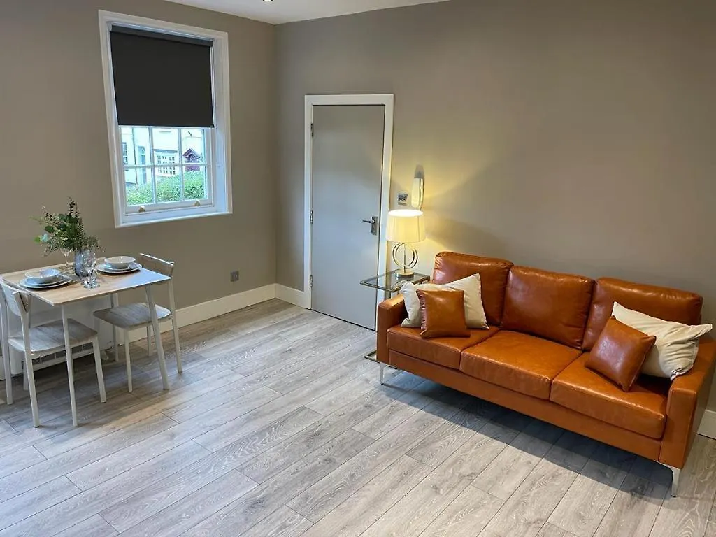 Swan House - 5 X Executive Apartments - Central Bawtry