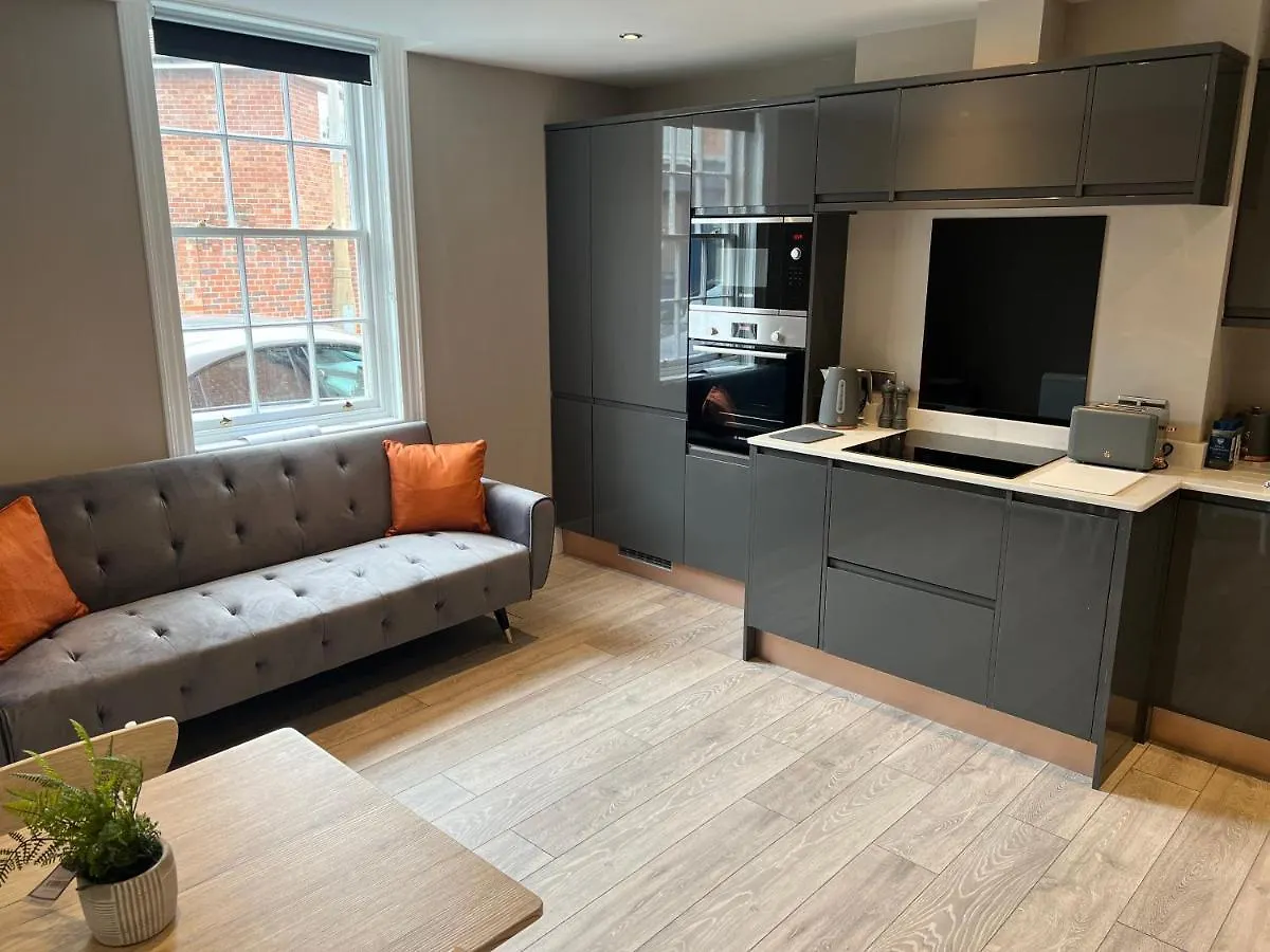 Swan House - 5 X Executive Apartments - Central Bawtry